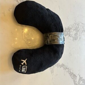 Pair of Lug Black Snuz Sac Neck Pillow